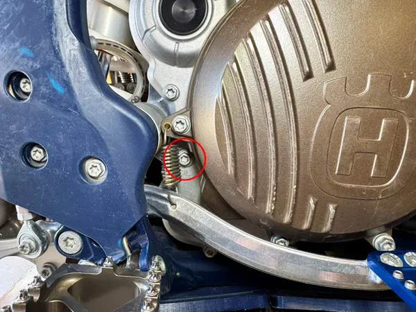 Husqvarna TX 300i gear oil level check screw