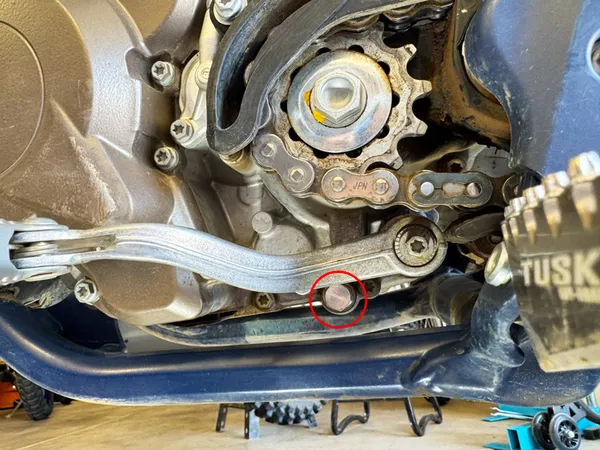 Husqvarna TX 300i gear oil drain bolt