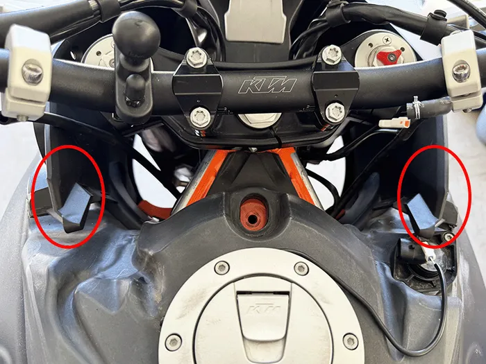 KTM 1290 Adventure fuel tank lift caution areas