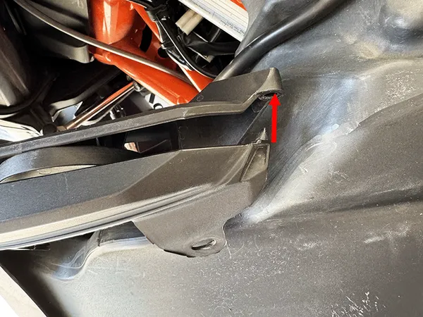 KTM 1290 Adventure mask spoiler panel post alignment