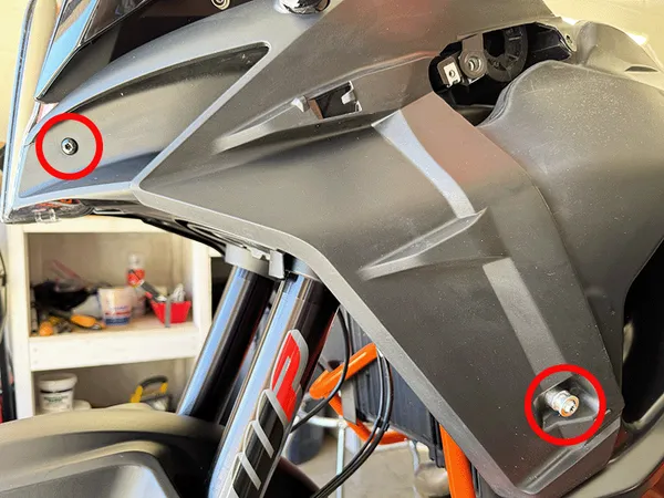 KTM 1290 Adventure mask spoiler side bolts