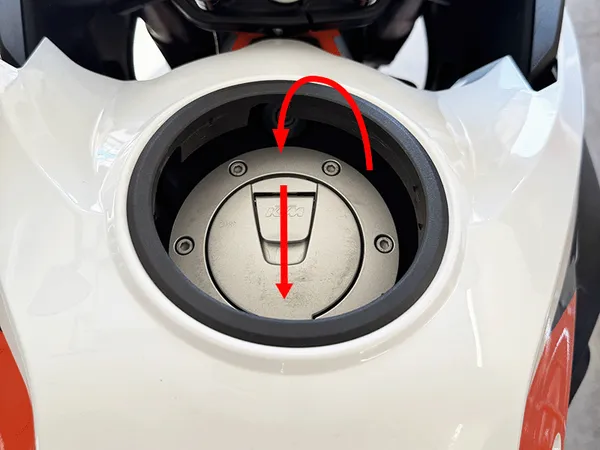 ktm 1290 adventure fuel tank cover install