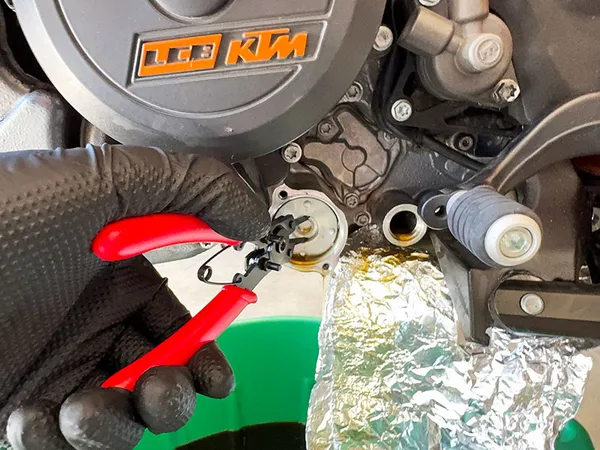KTM 1290 Adventure Remove Oil Filter
