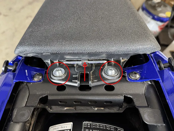 Yamaha Tenere 700 unbolt front seat section